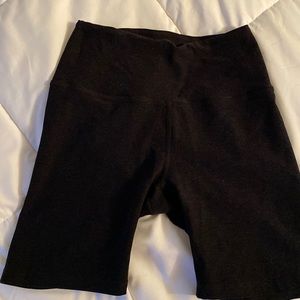 Beyond Yoga Heath Black shorts size medium
